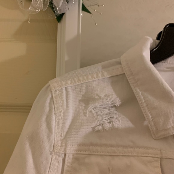 a.n.a white ripped jean jacket - Picture 2 of 3